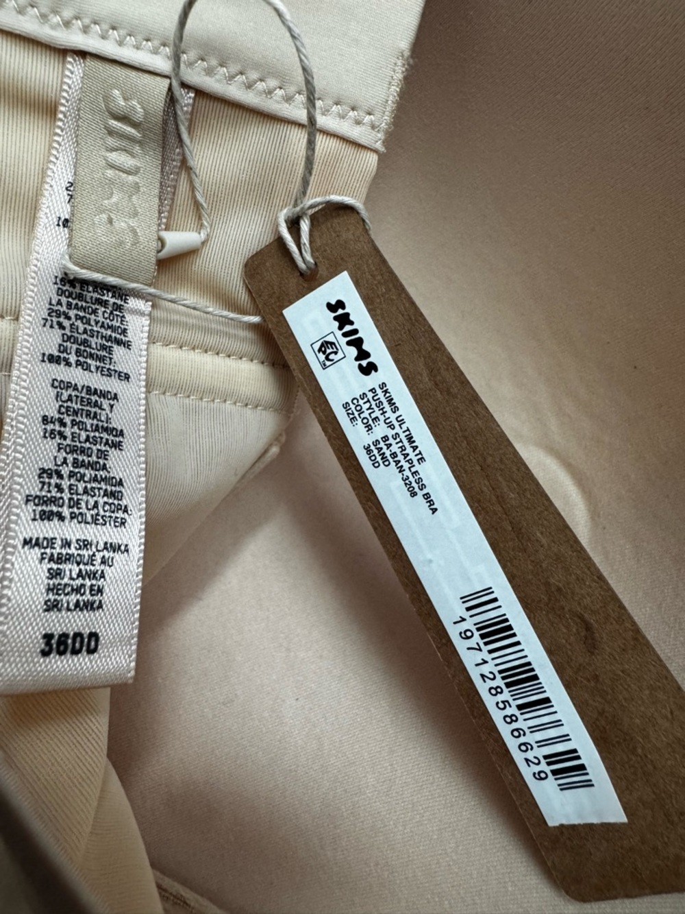 Skims Ultimate STRAPLESS PUSH-UP BRA in sand 36DD NWT - Picture 4 of 4